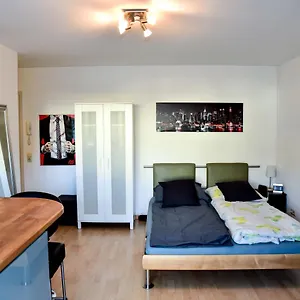 Mit Grossem Balkon Im Belgischen Viertel Keulen